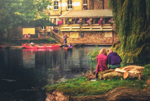 Punting in Cambridge -Isabel Jiménez